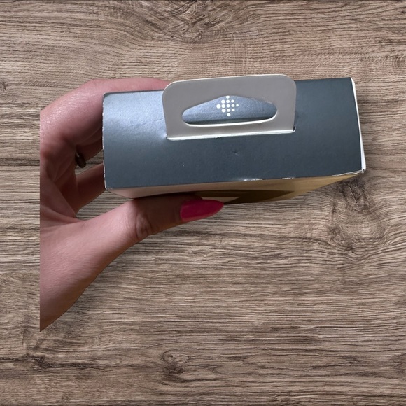 FITBIT INSPIRE 3 HEALTH AND FITNESS TRACKER NEW IN BOX MSRP $100 - Picture 6 of 7